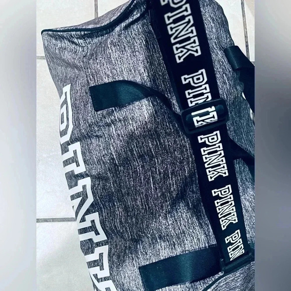 Victoria's Secret PINK Large Weekender Duffle Sport Gym Bag Gray - Picture 3 of 3